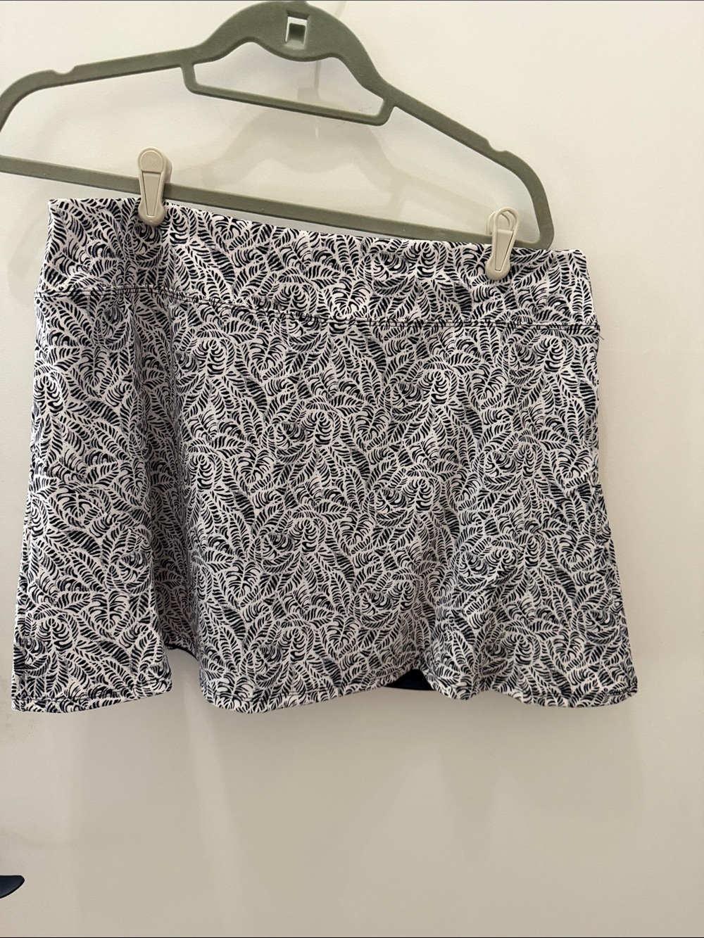 Tommy Bahama Black and White Printed Skater Skirt XL. NWOT